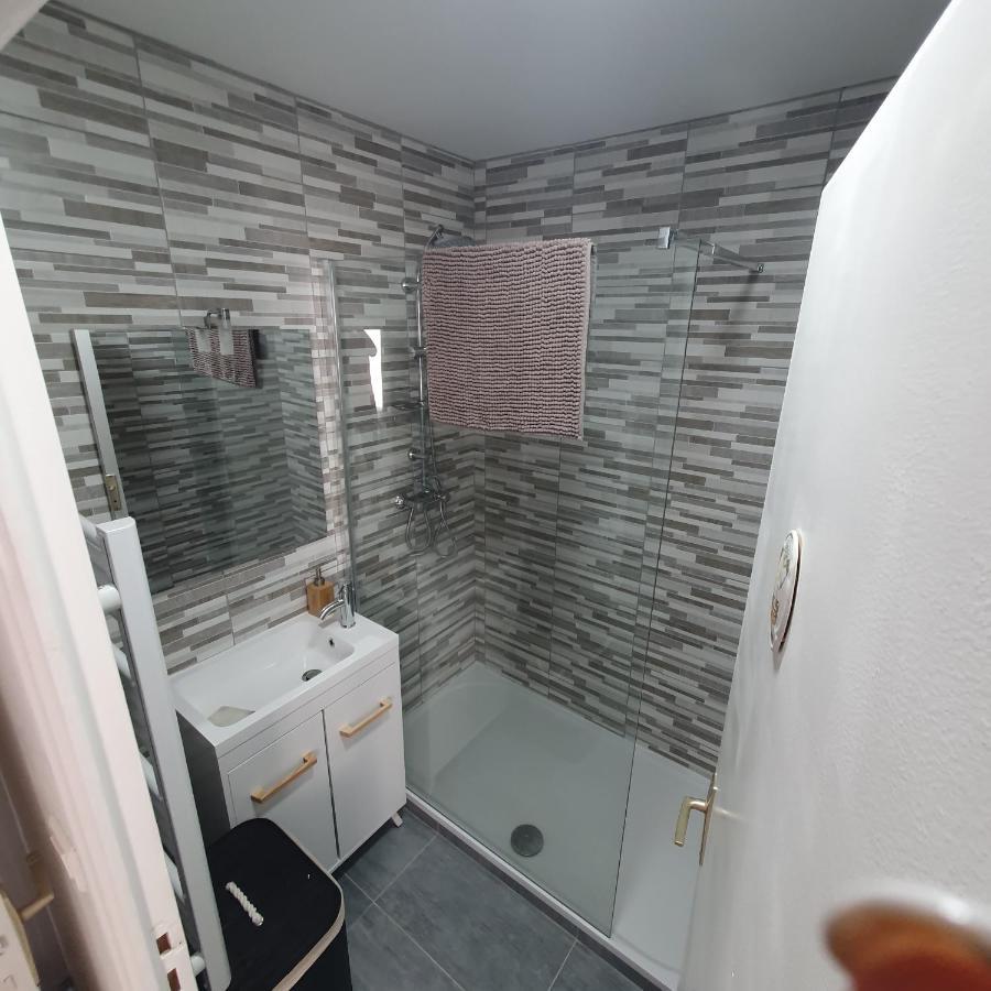 إيبيرني Appartement De La Tour المظهر الخارجي الصورة
